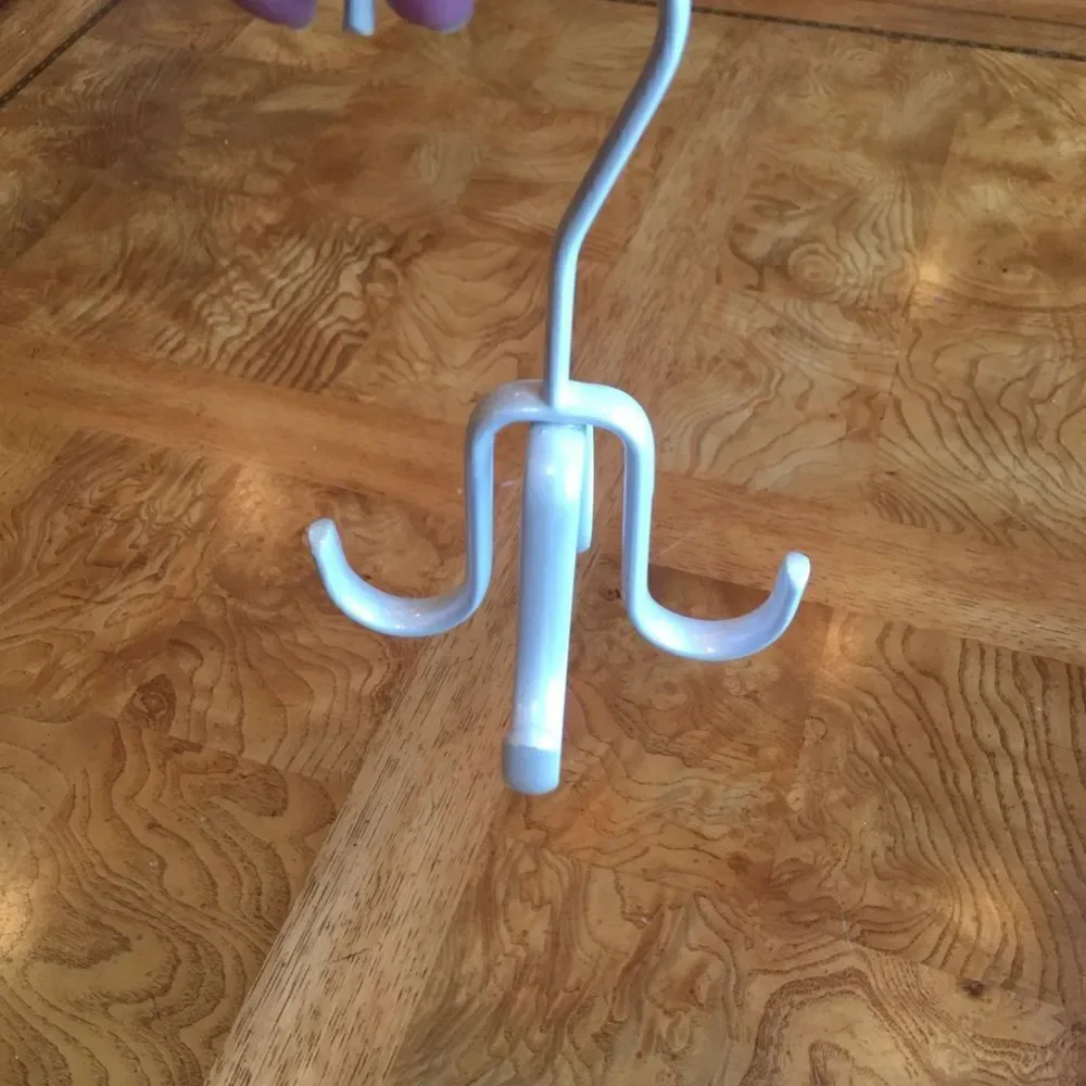 CLOSET HOOK in Frosted Pearl